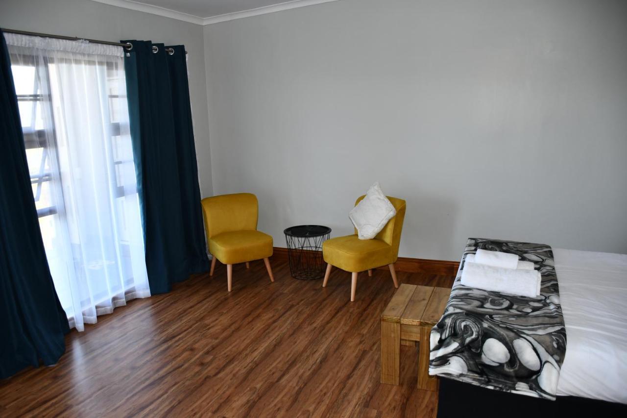 Friendz Guesthouse Knysna Ngoại thất bức ảnh
