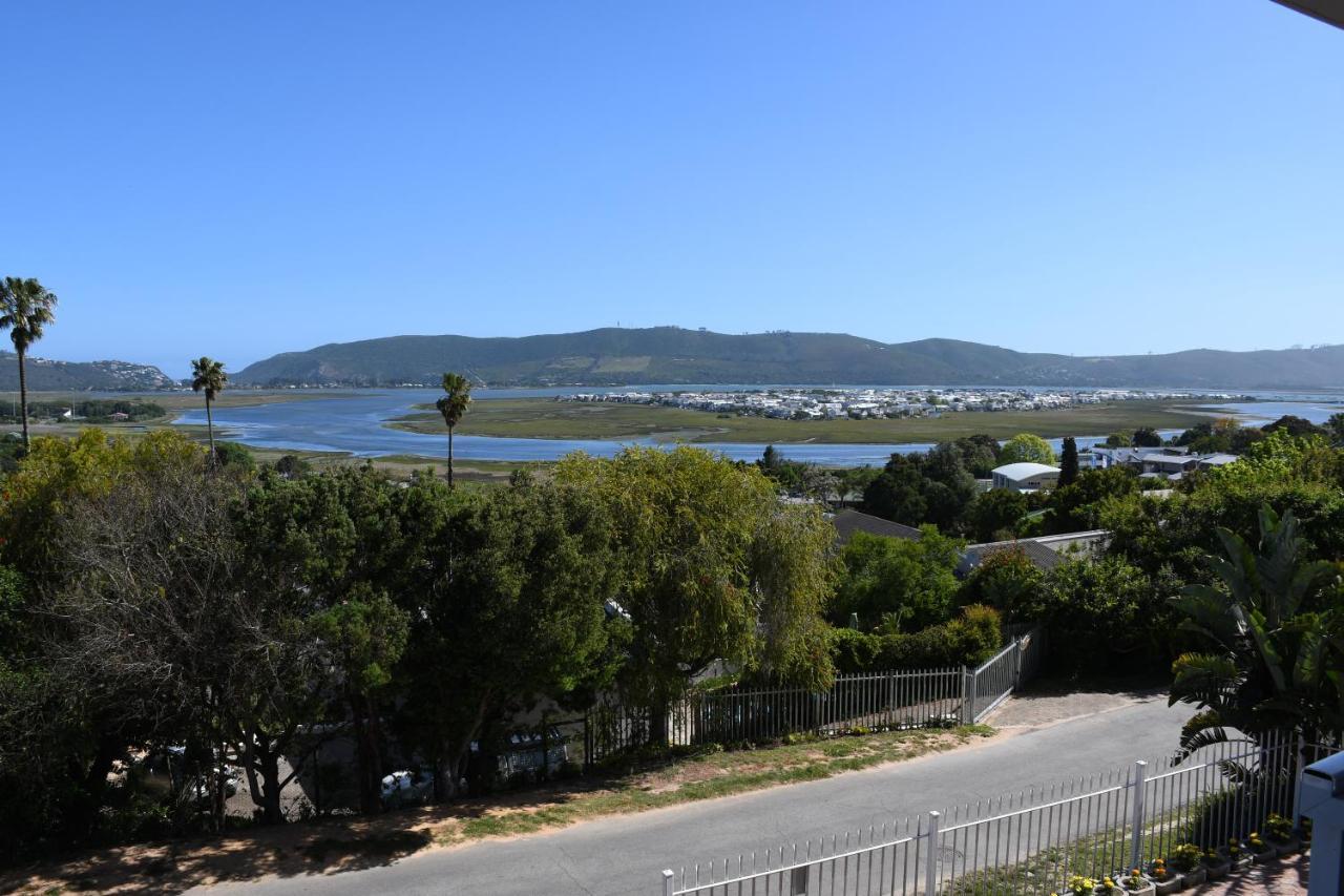 Friendz Guesthouse Knysna Ngoại thất bức ảnh