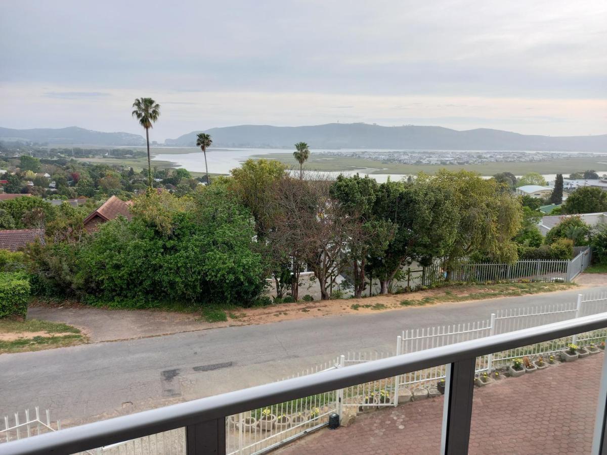 Friendz Guesthouse Knysna Ngoại thất bức ảnh