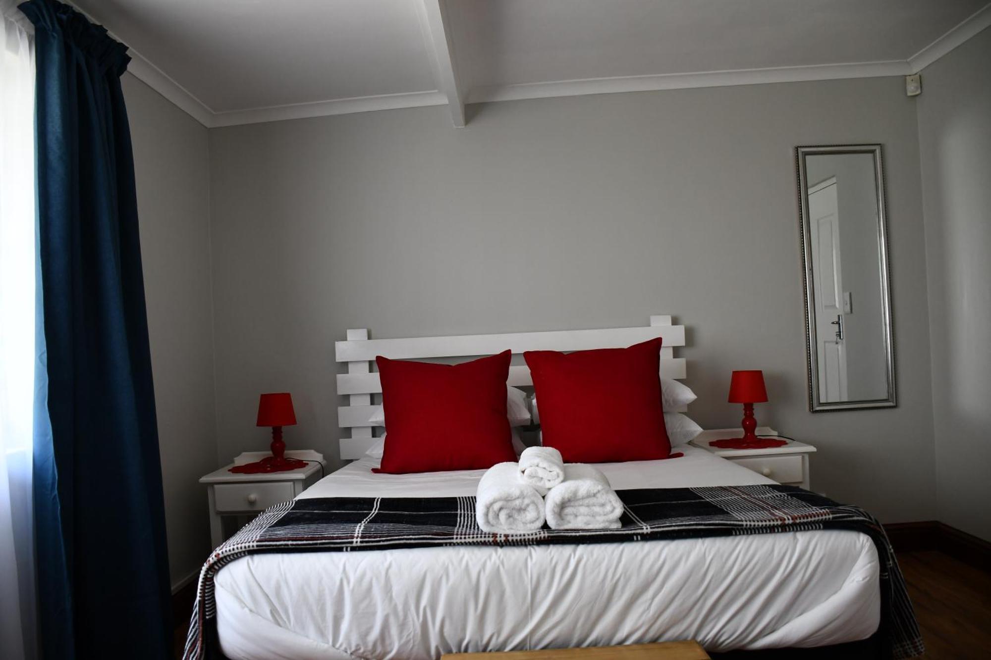 Friendz Guesthouse Knysna Phòng bức ảnh