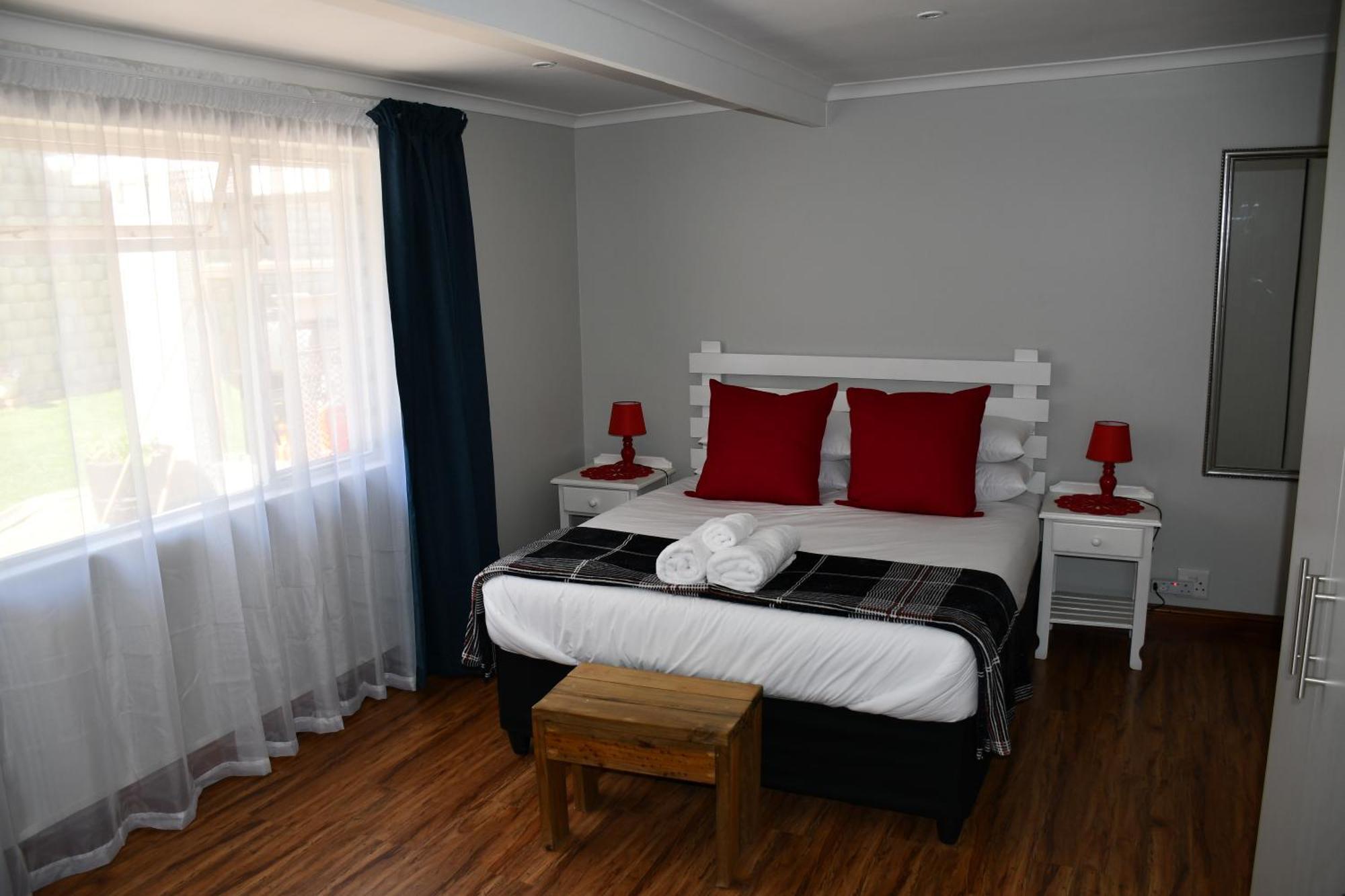 Friendz Guesthouse Knysna Phòng bức ảnh